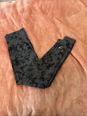 Gymshark Black & Dark Gray Patterned Leggings